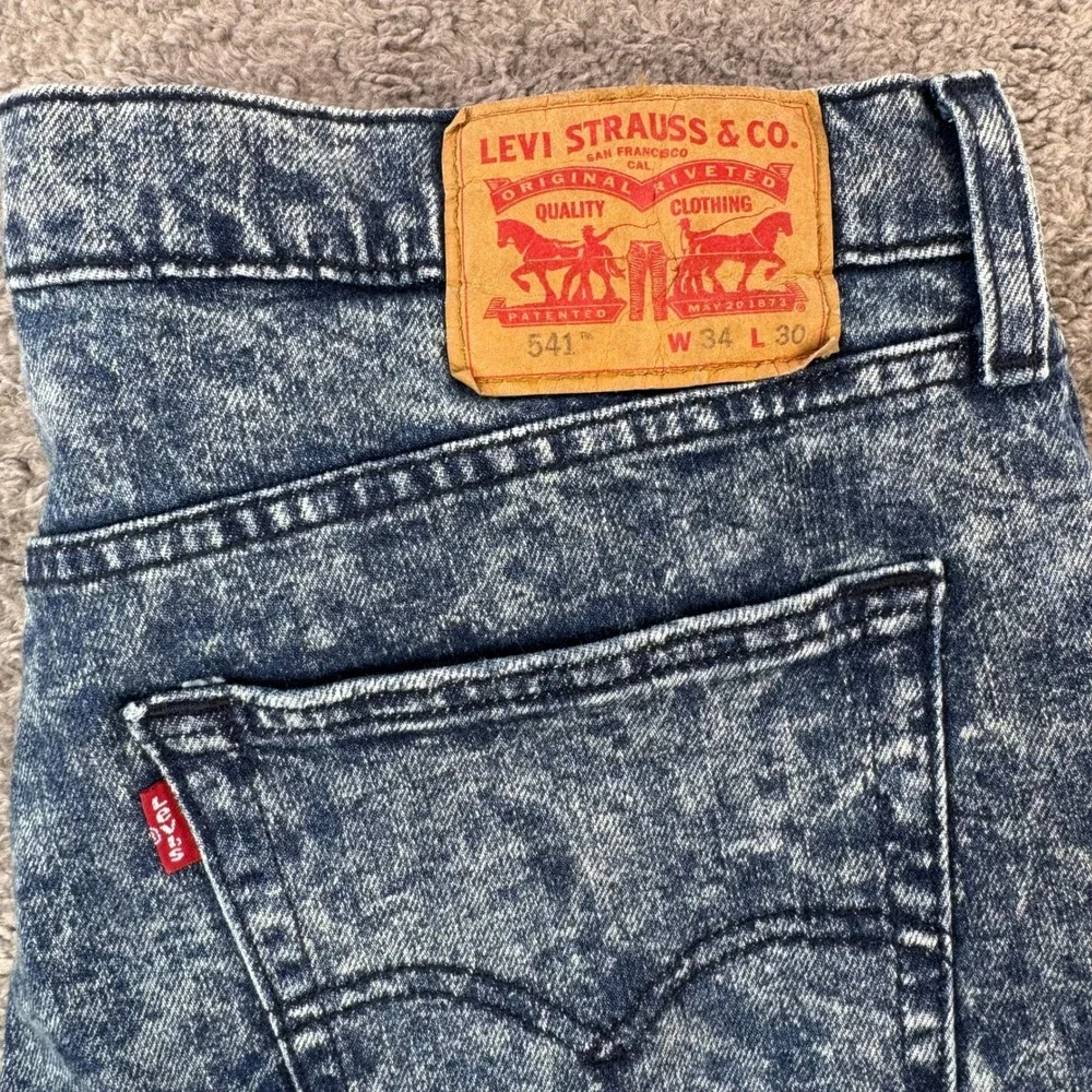 Levis 541 Athletic Taper Jeans Mens 36x28 Blue Acid Wash Raw Hem 18181-0343